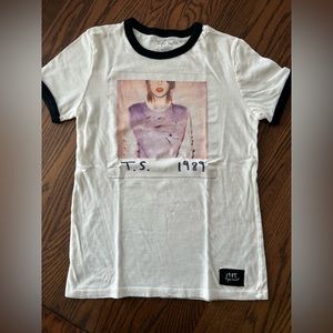 EUC Taylor Swift 1989 Concert t shirt